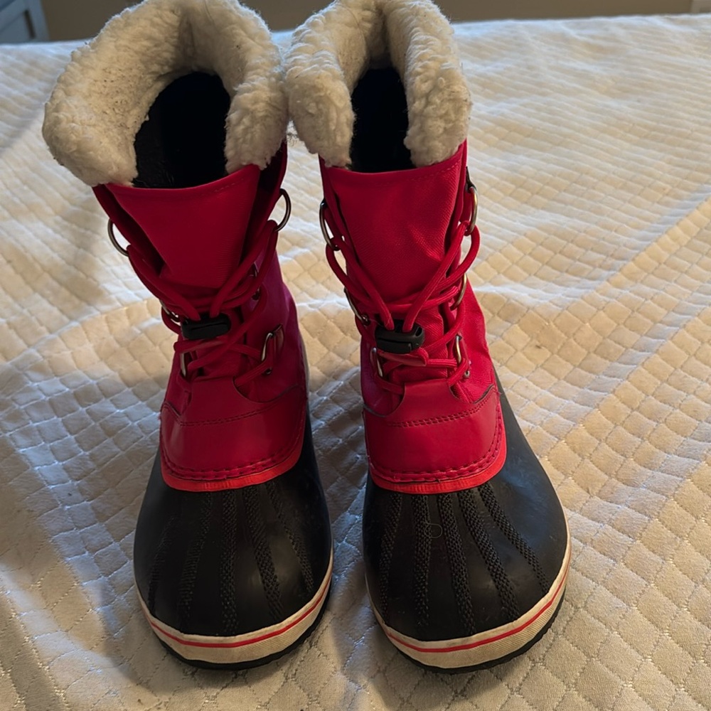 Sorel waterproof boots big kid size 7